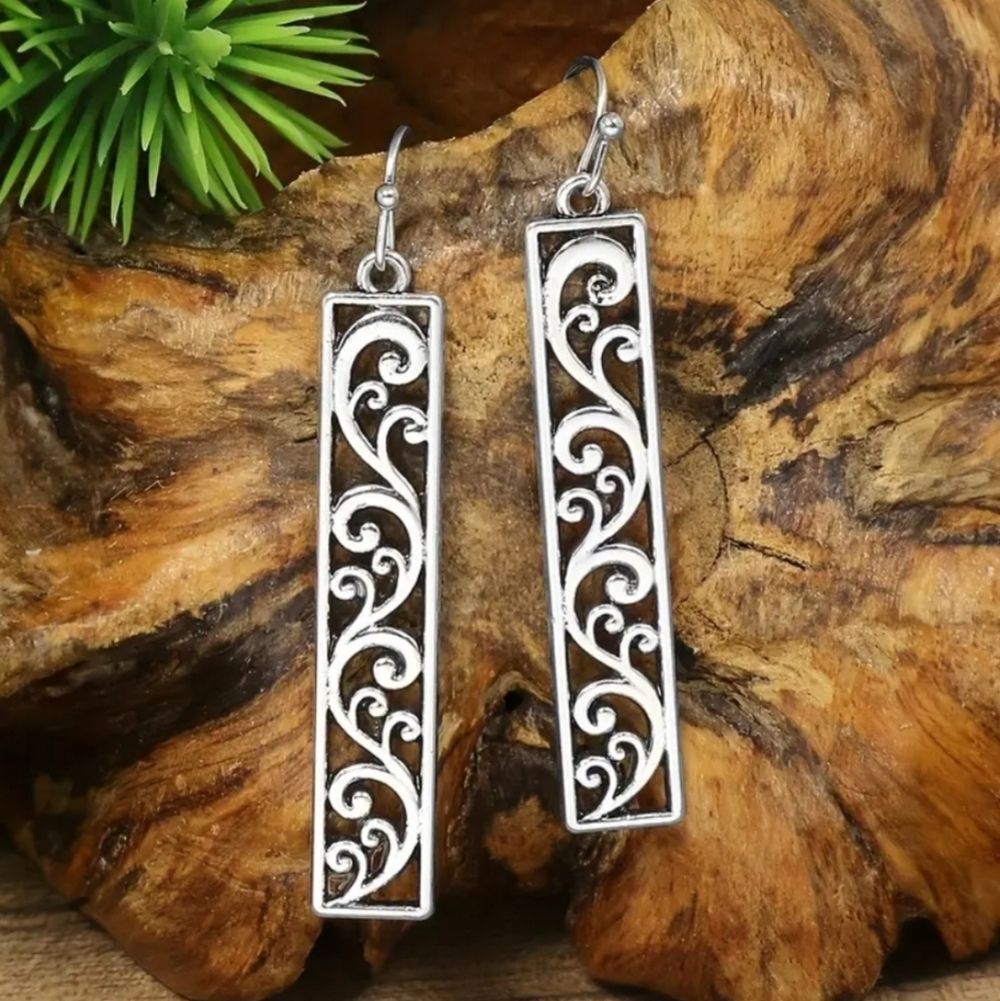 Simple filigree silver drop rectangle earrings